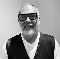 staff-peluqueria-quiquepop-alicante-quique-250x243_2023_QUIQUE